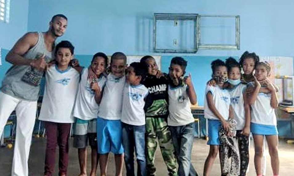 Camacã: Projeto oferece aos alunos da rede municipal de ensino aulas de capoeira